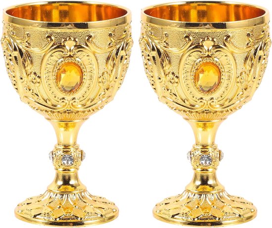 2 Stuks Vintage Metalen Wijngoblet met Gegraveerde Gouden Kelk Europees Stijlvol Ontwerp voor Desktopdecoratie Renaissancefeesten Sfeervol Dineren Thuis